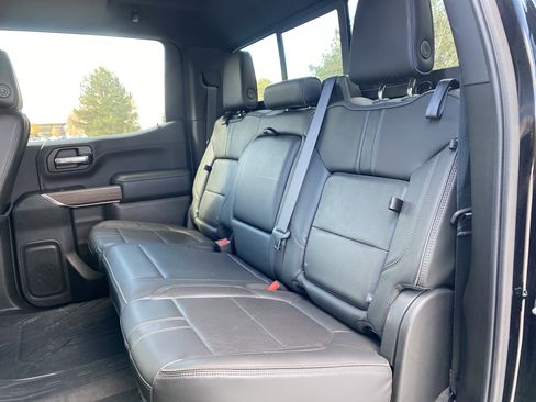 Used 2020 Chevrolet Silverado 1500 High Country w/ Technology Package image 8