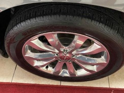 Used 2017 Chrysler 300 Limited w/ Value Package image 22