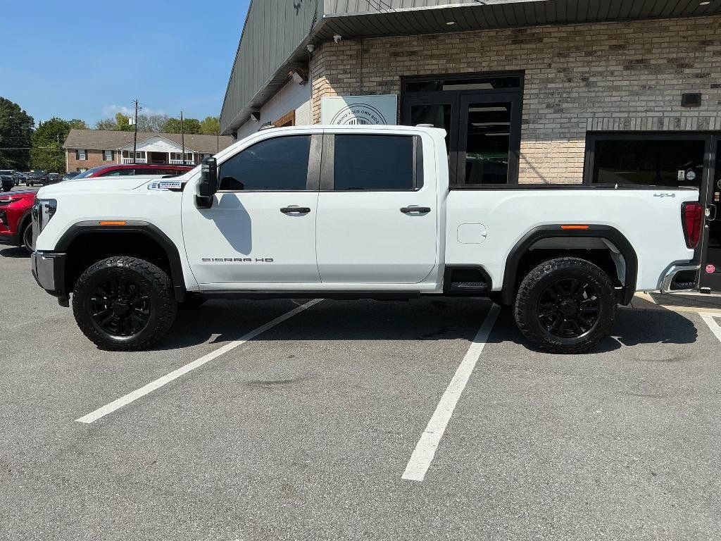 Used 2025 GMC Sierra 2500 Pro w/ Convenience Package AWD/4WD image 2