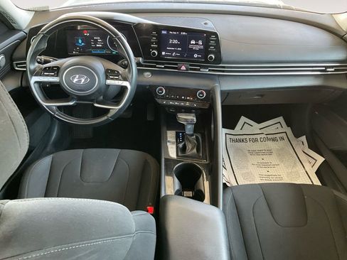 Used 2022 Hyundai Elantra SEL w/ Convenience + Premium Package image 30