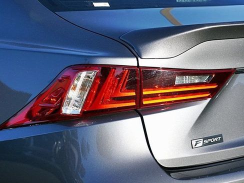 Used 2016 Lexus IS 200t w/ F Sport Package RWD image 7