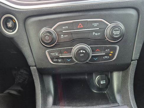 Used 2017 Dodge Charger SE w/ Popular Equipment Group RWD image 30