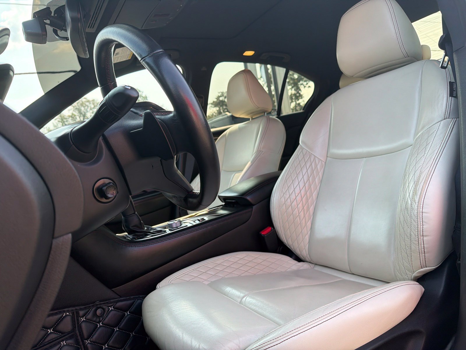 Used 2022 INFINITI Q50 Red Sport 400 w/ Carbon Fiber Package RWD image 8