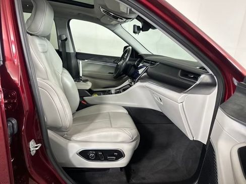 Used 2022 Jeep Grand Cherokee L Overland w/ Advanced Protech Group III image 29