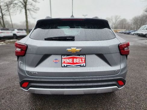 New 2026 Chevrolet Trax LT w/ Driver Confidence Package image 12