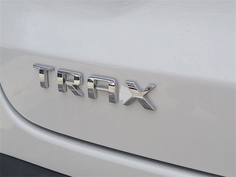 New 2026 Chevrolet Trax LT image 9