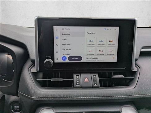 Used 2023 Toyota RAV4 XLE Premium image 15