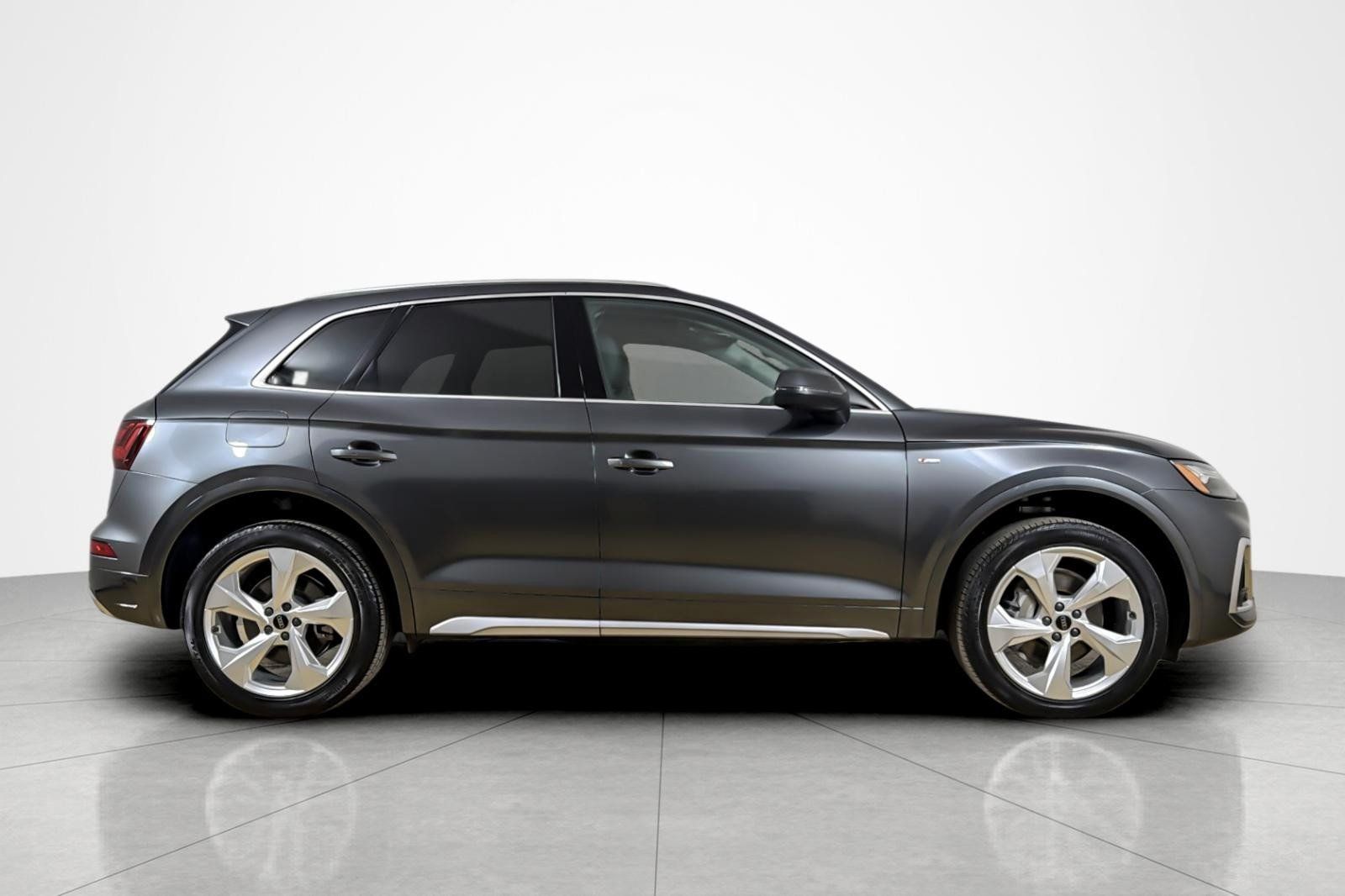 Used 2023 Audi Q5 2.0T Premium Plus w/ Premium Plus Package AWD/4WD image 6