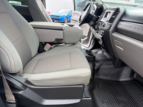 Used 2019 Ford F250 XL w/ Power Equipment Group AWD/4WD image 16