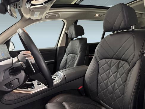 Used 2023 BMW X7 xDrive40i w/ Premium Package image 22