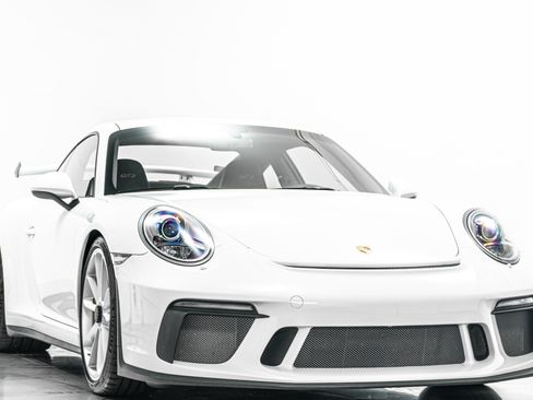 Used 2018 Porsche 911 GT3 RWD image 3