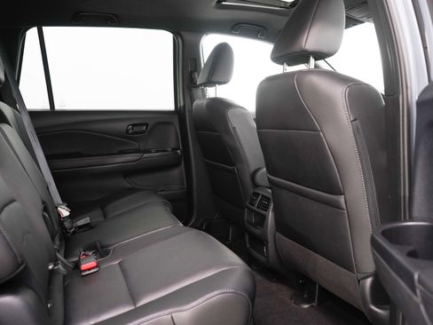Used 2023 Honda Passport EX-L image 12