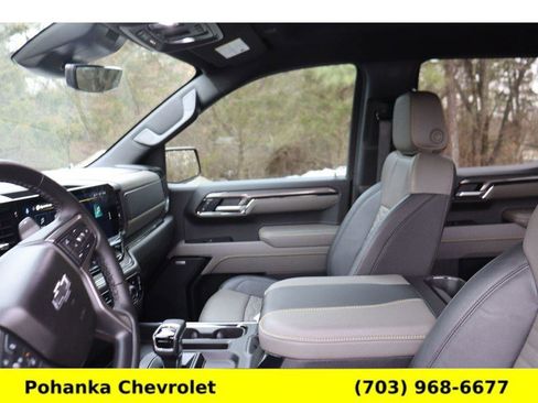 Used 2025 Chevrolet Silverado 1500 ZR2 w/ Technology Package image 23