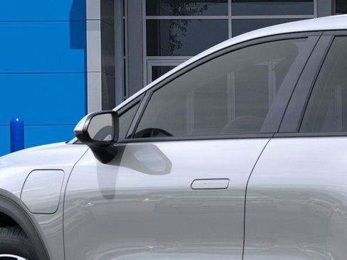 New 2026 Chevrolet Equinox EV LT image 12