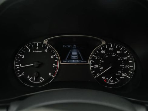 Used 2019 Nissan Pathfinder SV image 21