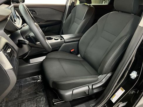 Used 2023 Nissan Rogue S image 17