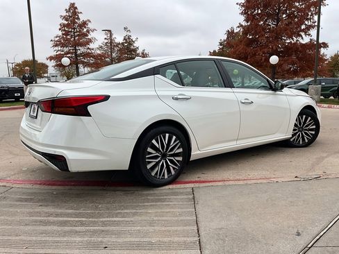 Used 2025 Nissan Altima 2.5 SV image 6