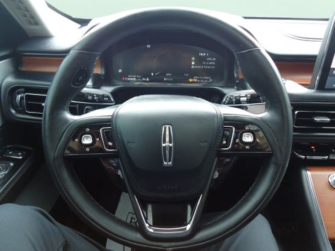 Used 2020 Lincoln Aviator Reserve w/ Equipment Group 202A AWD/4WD image 12