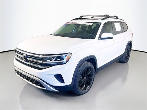 Used 2023 Volkswagen Atlas SE image 3