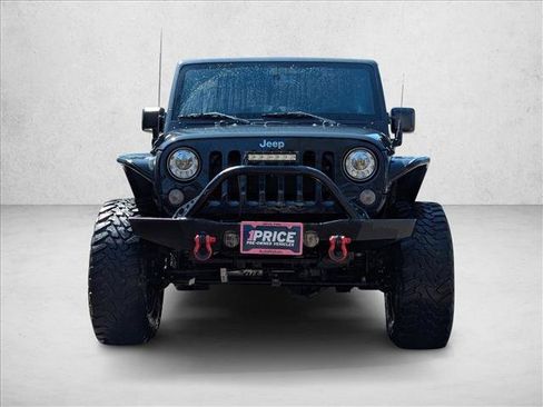 Used 2017 Jeep Wrangler Unlimited Rubicon w/ Connectivity Group AWD/4WD image 2
