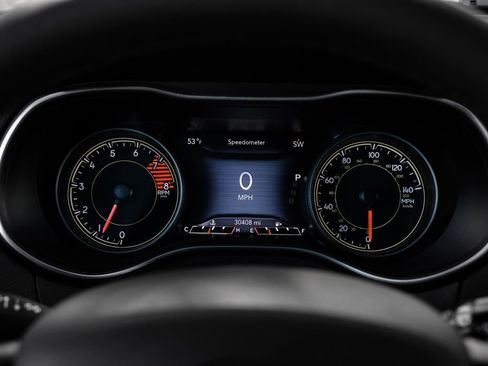 Used 2021 Jeep Cherokee Latitude Lux w/ Comfort/Convenience Group image 28