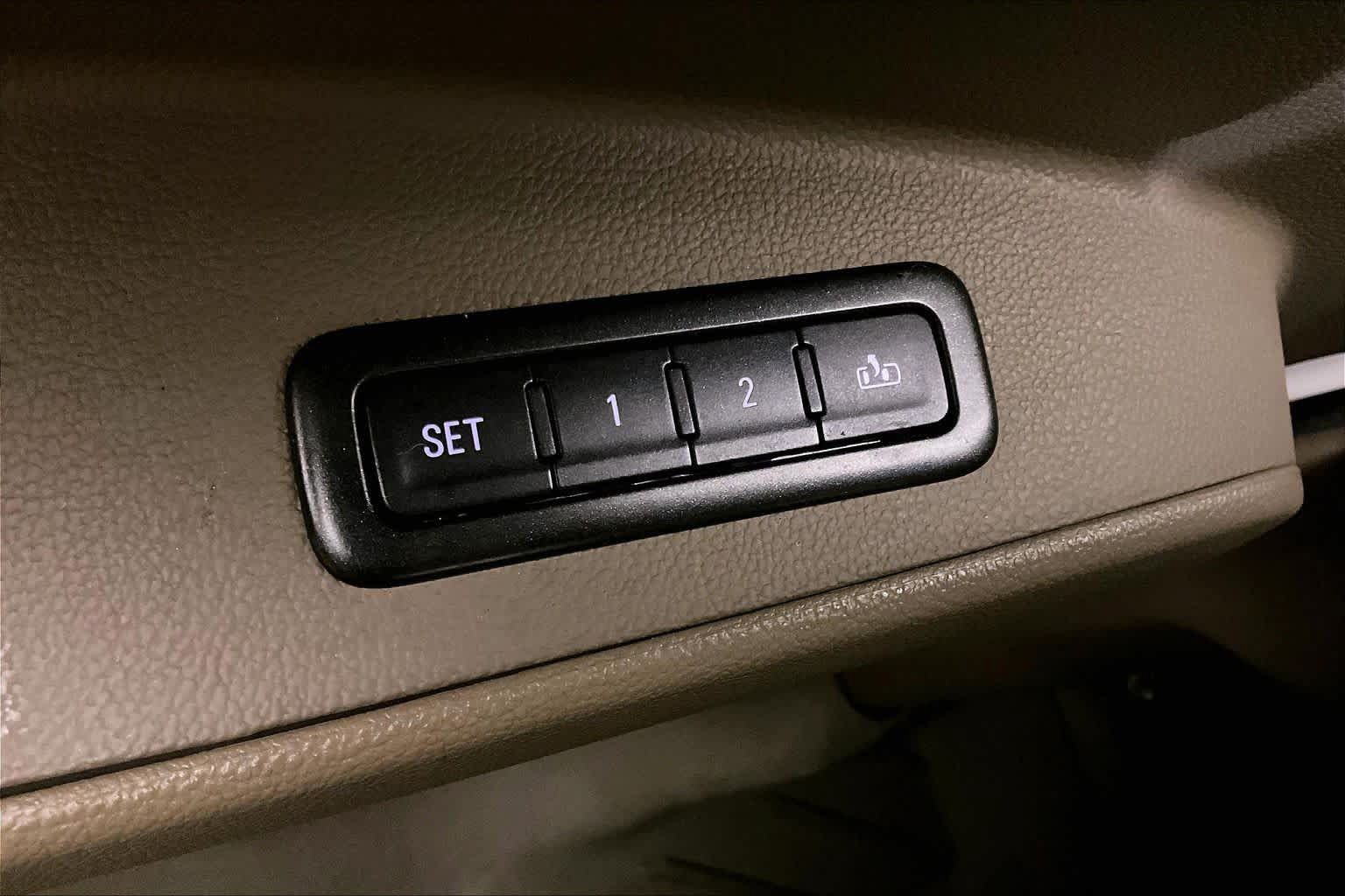 Used 2015 Chevrolet Suburban LT w/ Texas Edition RWD image 32
