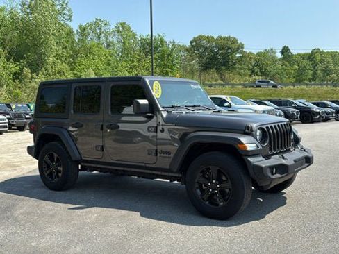 Used 2022 Jeep Wrangler Unlimited Sport AWD/4WD image 2