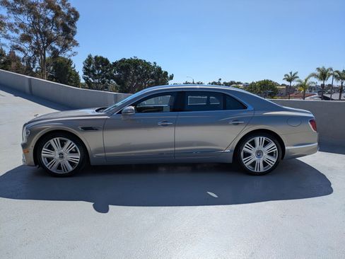 New 2026 Bentley Flying Spur Plug-In Hybrid AWD/4WD image 2