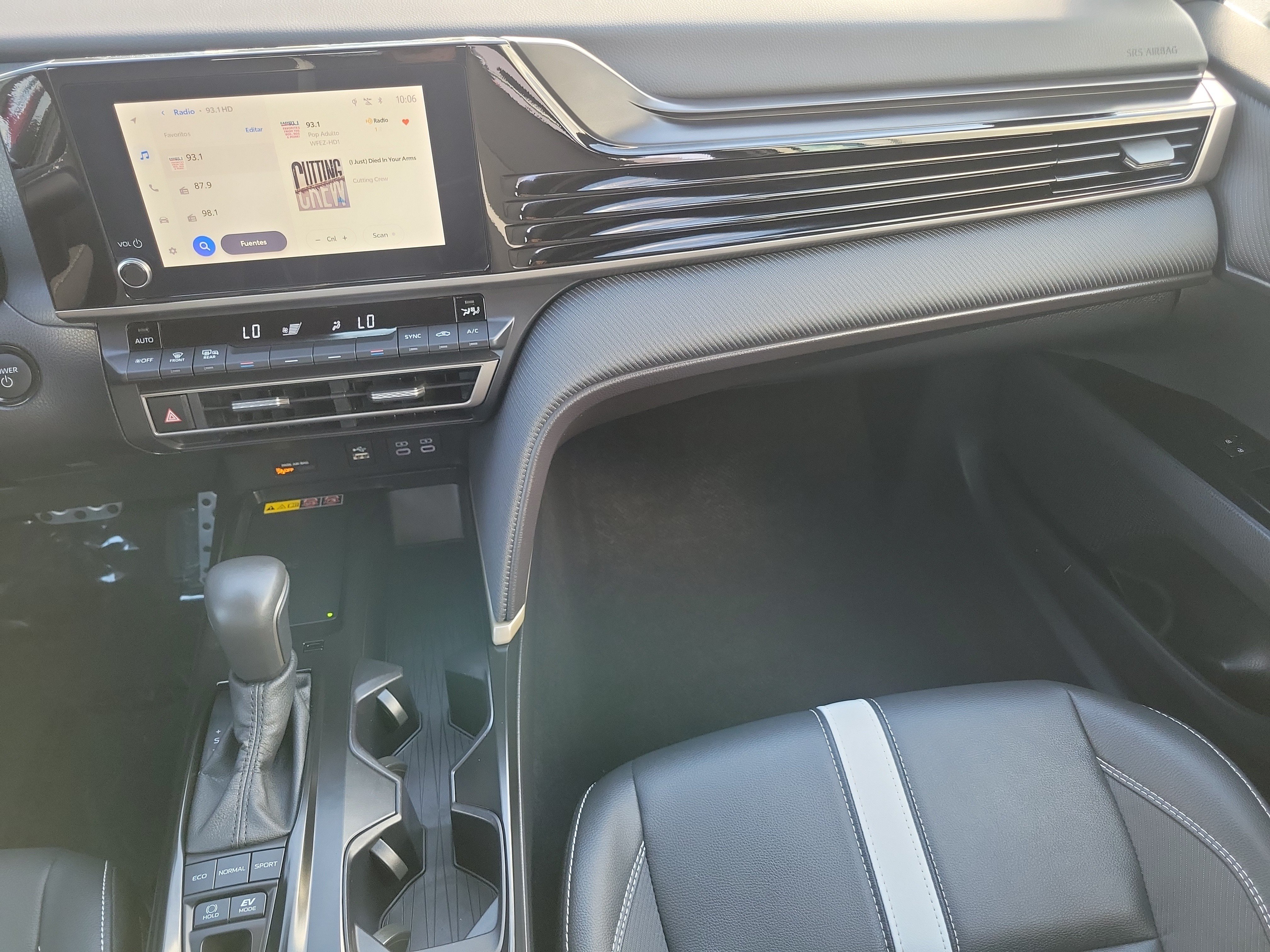 Used 2026 Toyota Camry SE FWD image 18