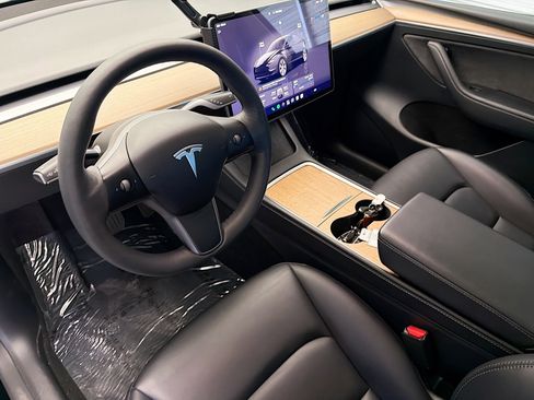Used 2023 Tesla Model Y Long Range AWD/4WD image 7