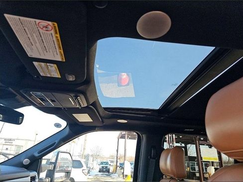 Used 2024 Ford F250 Platinum image 10