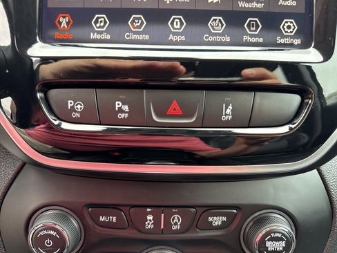 Used 2019 Jeep Cherokee Limited w/ Technology Group image 39