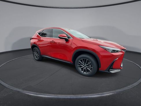 Used 2024 Lexus NX 250 FWD image 2