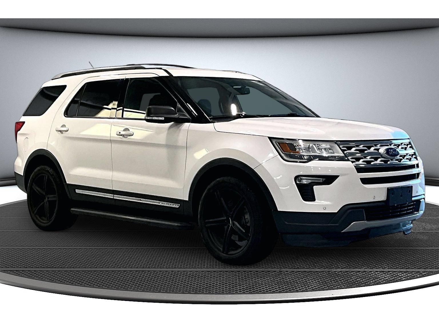 Used 2019 Ford Explorer XLT w/ Equipment Group 201A AWD/4WD image 13