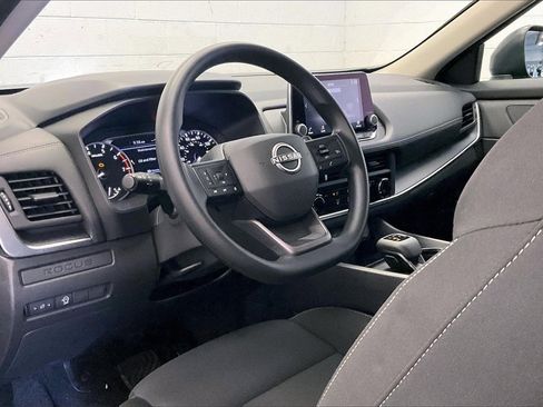 Certified 2025 Nissan Rogue S image 12