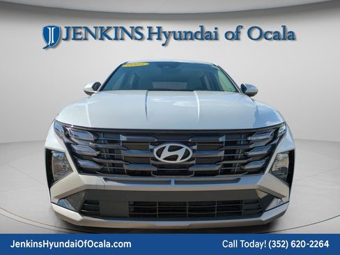 Certified 2025 Hyundai Tucson SE image 7