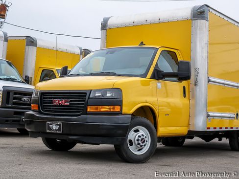 Used 2021 GMC Savana 3500 Extended w/ Power Convenience Package image 2