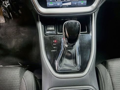 Used 2024 Subaru Outback Premium AWD/4WD image 16