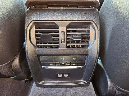 Used 2021 BMW 330i xDrive Sedan image 11