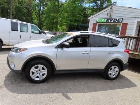 Used 2014 Toyota RAV4 LE FWD image 8