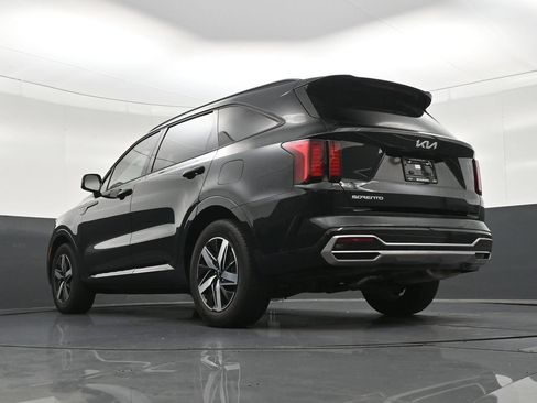Used 2023 Kia Sorento S FWD image 25