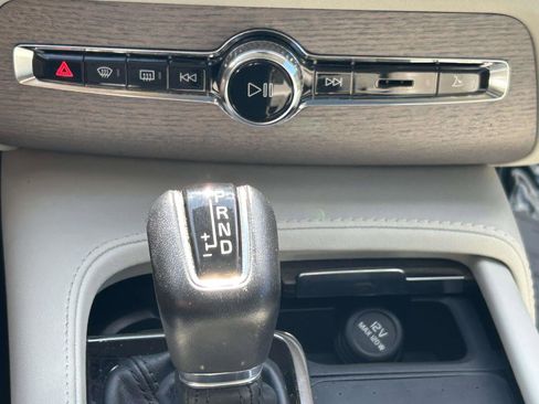 Certified 2022 Volvo XC90 T6 Inscription w/ Lounge Package image 28