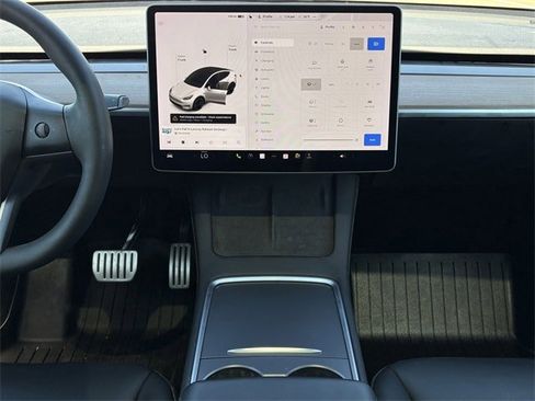 Used 2021 Tesla Model Y Performance image 14