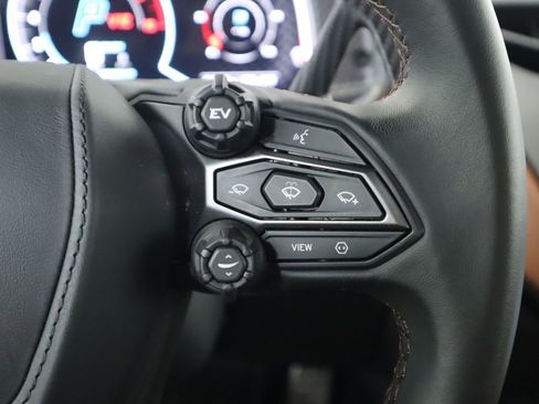 Used 2024 Lamborghini Revuelto image 12