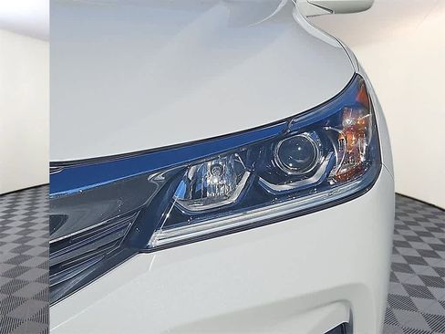 Used 2016 Honda Accord EX-L image 8