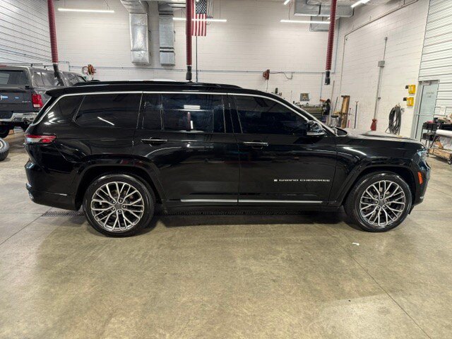 Used 2025 Jeep Grand Cherokee L Summit AWD/4WD image 6