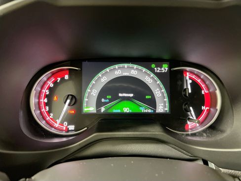 Used 2025 Toyota RAV4 XLE w/ Convenience Package FWD image 21