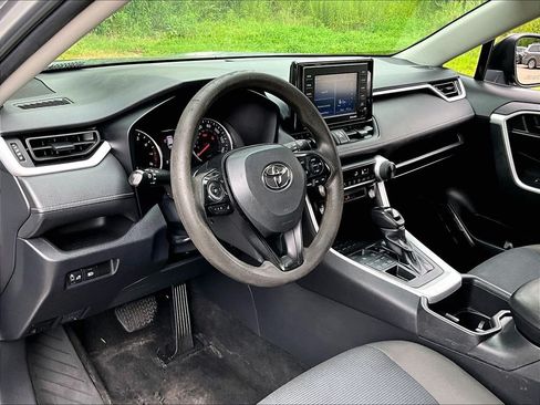 Certified 2022 Toyota RAV4 LE AWD/4WD image 8