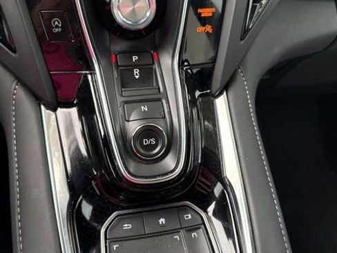 Used 2025 Acura RDX SH-AWD image 10