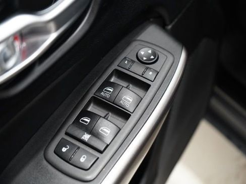 Used 2021 Jeep Cherokee Latitude Lux w/ Mopar Interior Package image 20